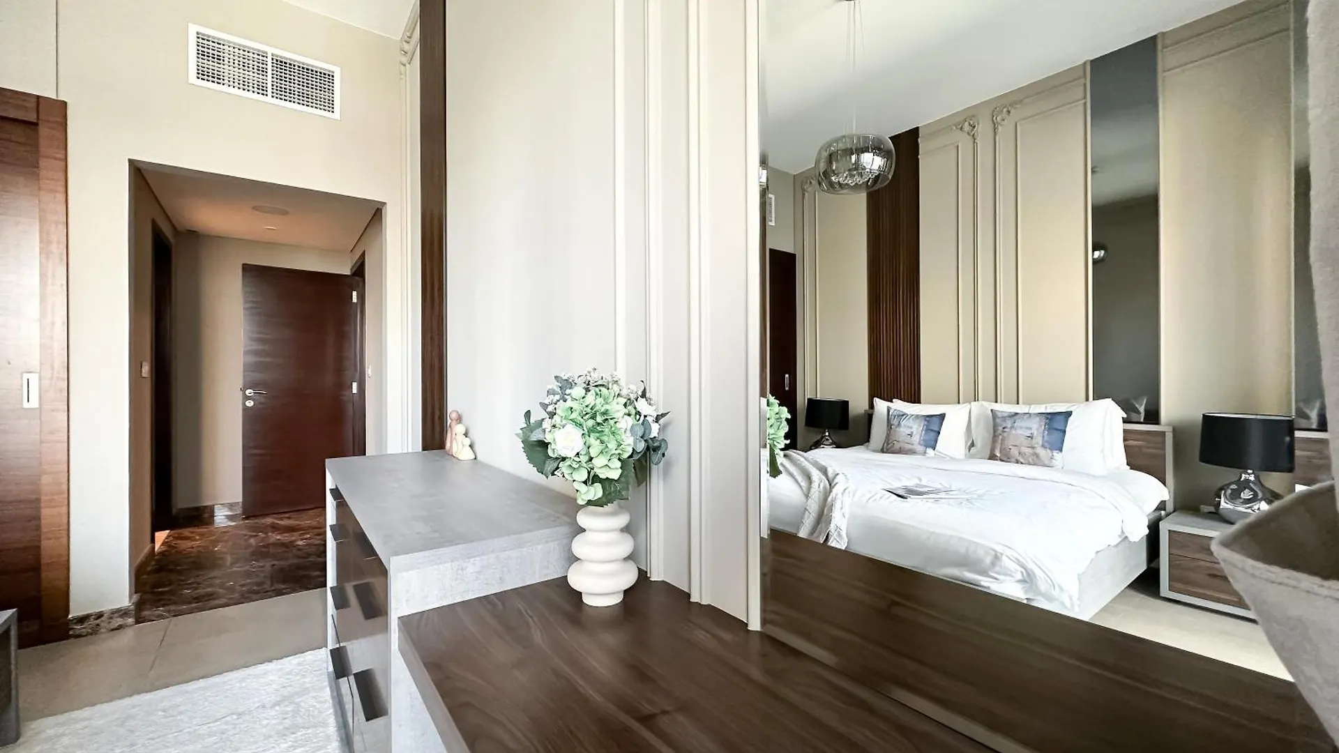 Refined Living - 1Bdr Escape W Marina Views Apartment Dubai 0*,