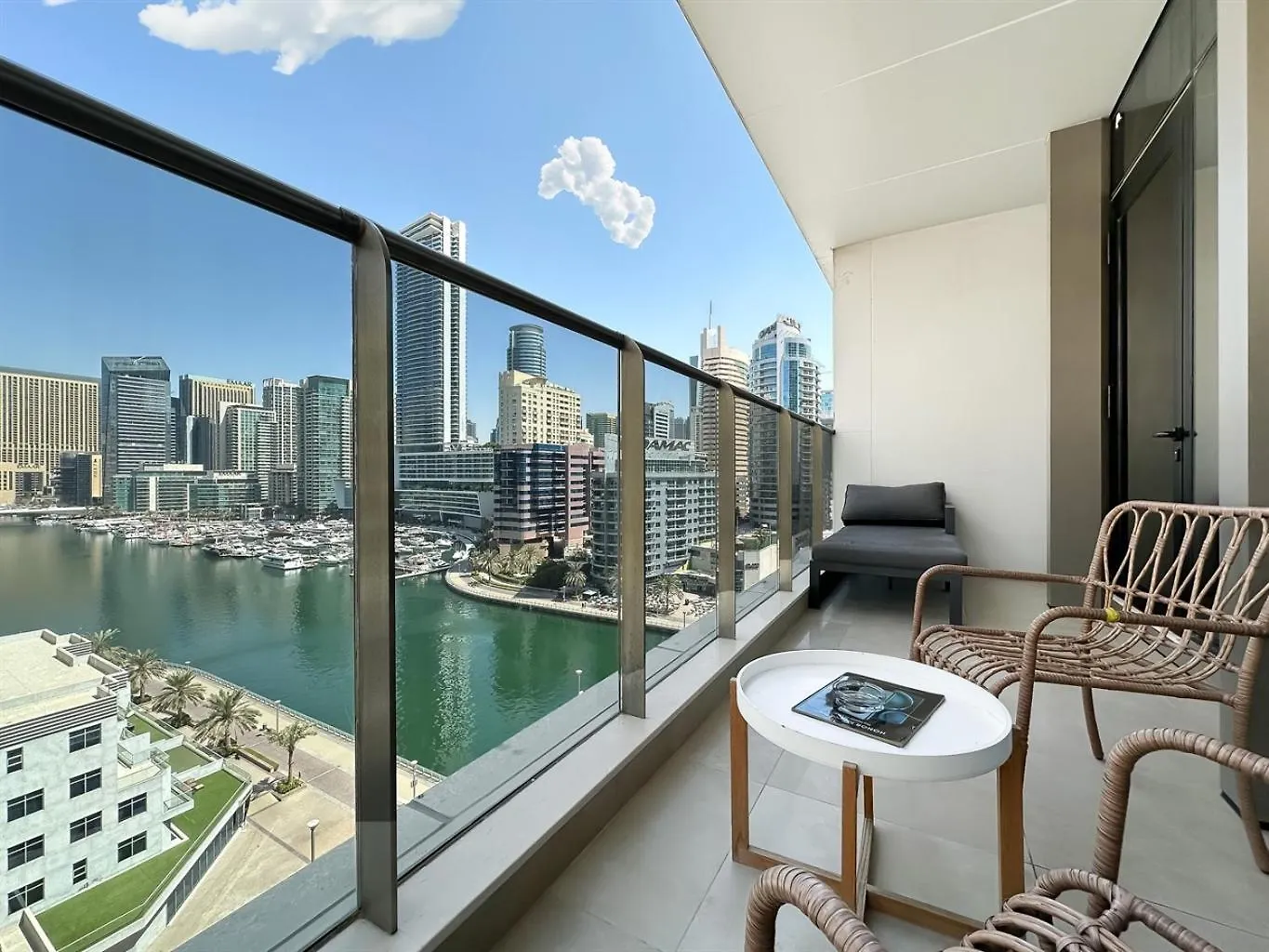 Refined Living - 1Bdr Escape W Marina Views Apartment Dubai