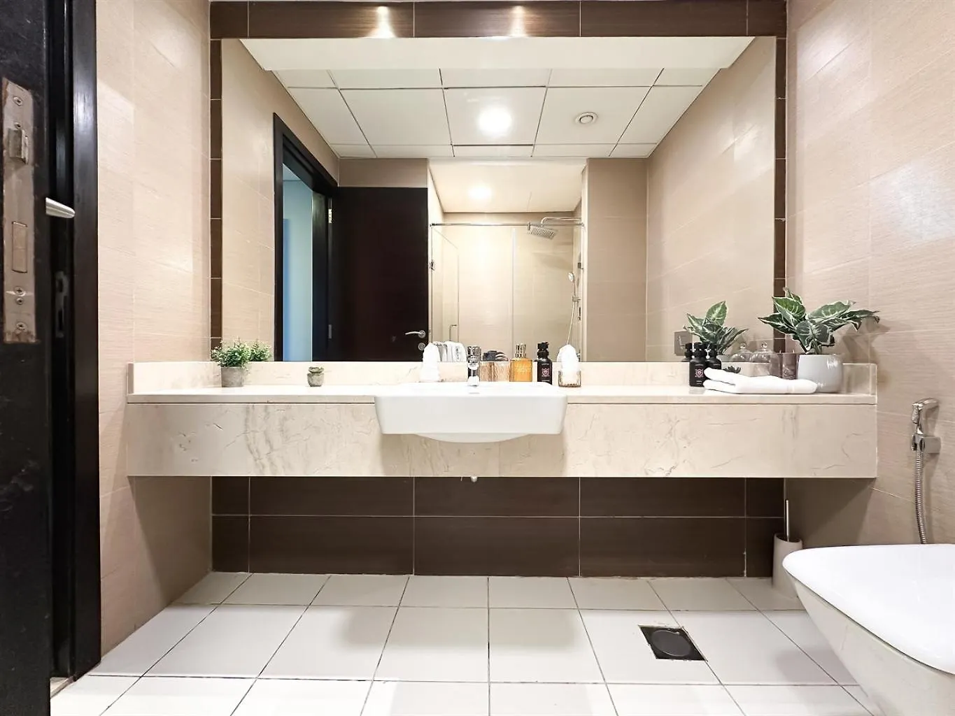 Refined Living - 1Bdr Escape W Marina Views Apartment Dubai United Arab Emirates